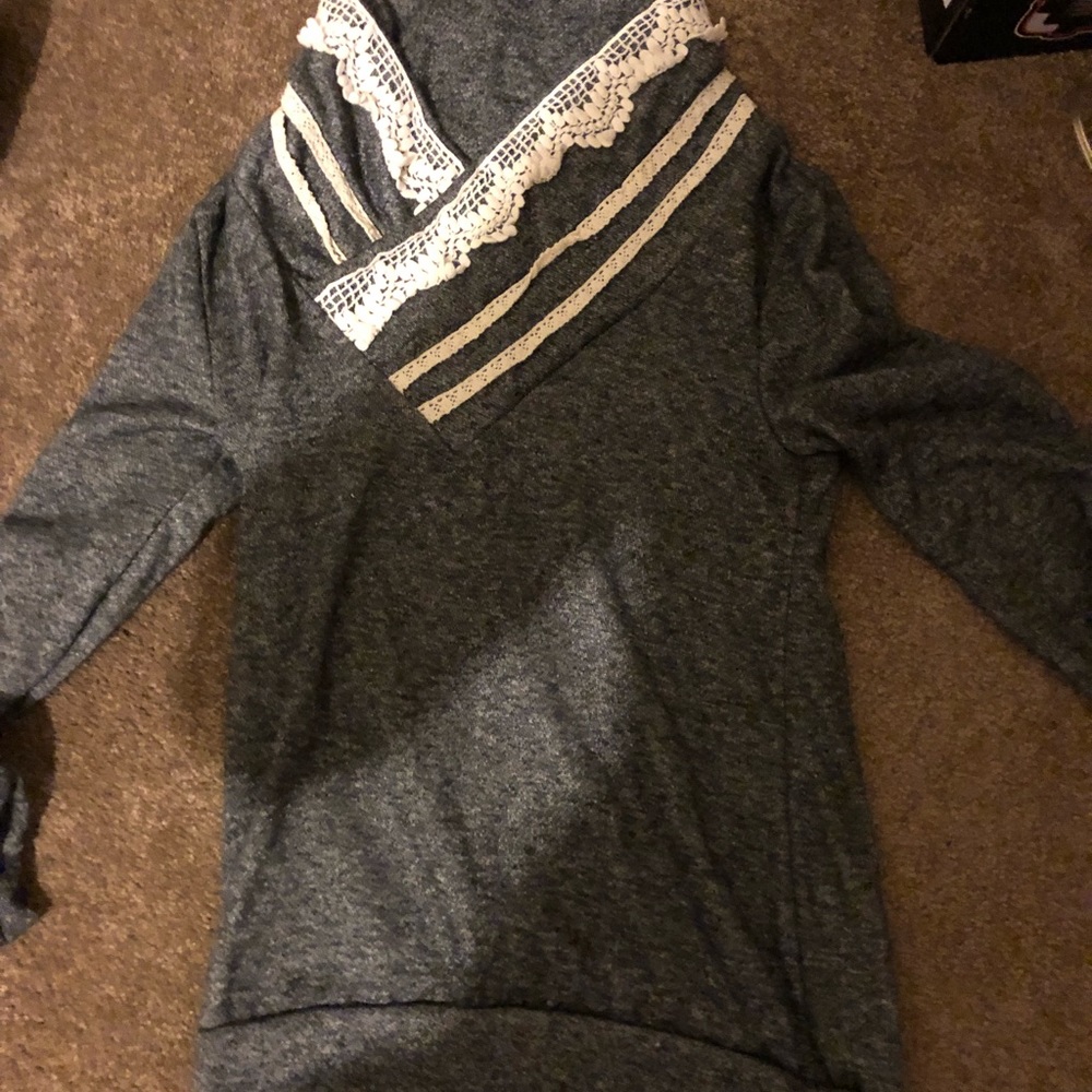Long sleeve lace